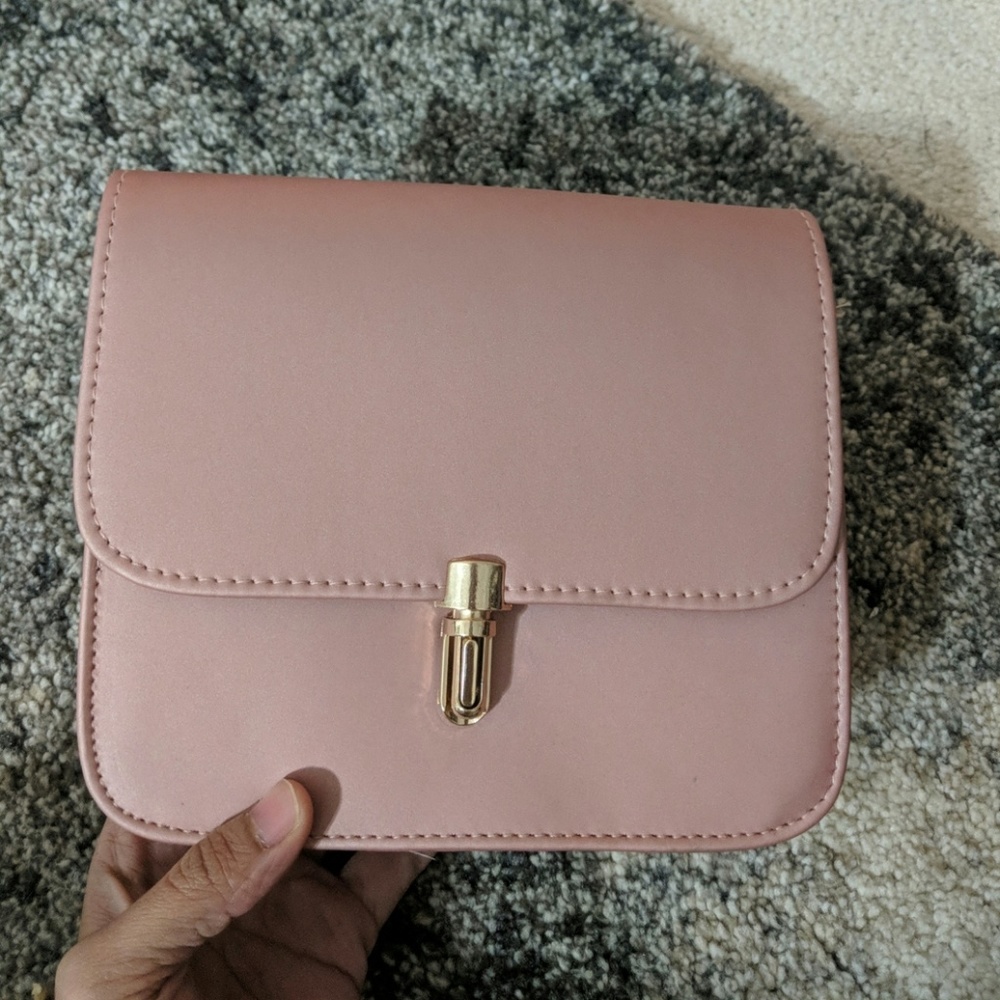 Pink sling bag. 💕